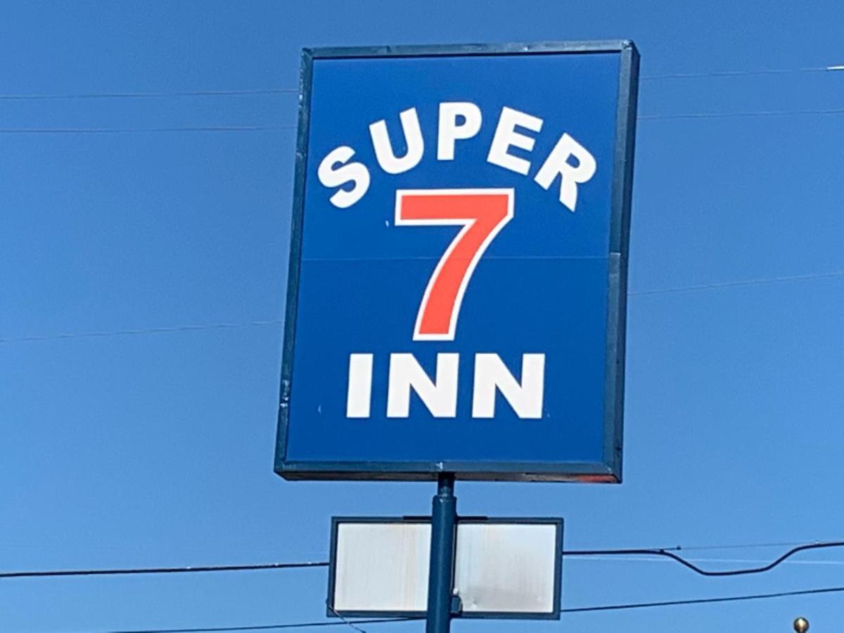 Super 7 Inn Dallas Southwest Eksteriør billede